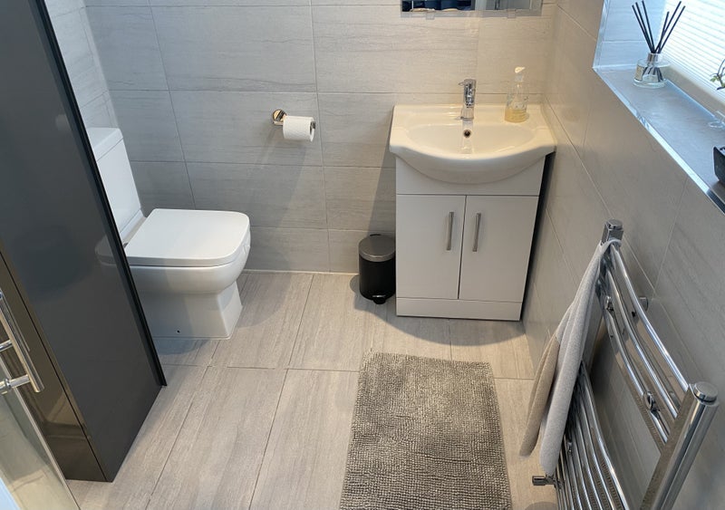 Room Squires Lane in Greater London