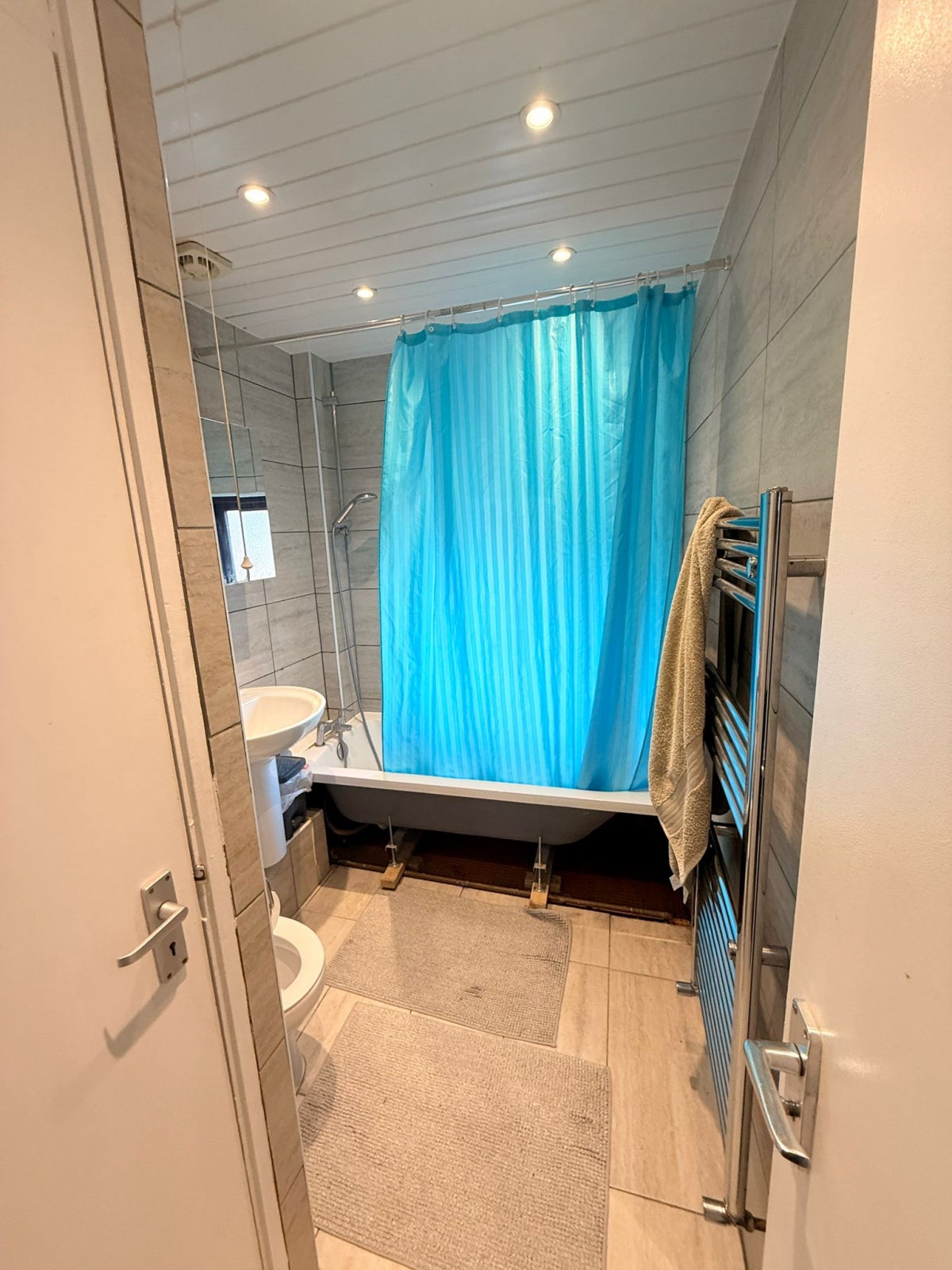 House Hartington Close in London