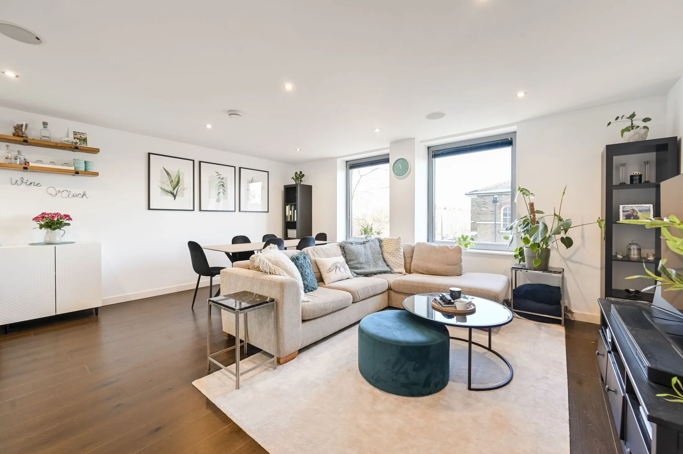 Flat Welmar Mews in Greater London