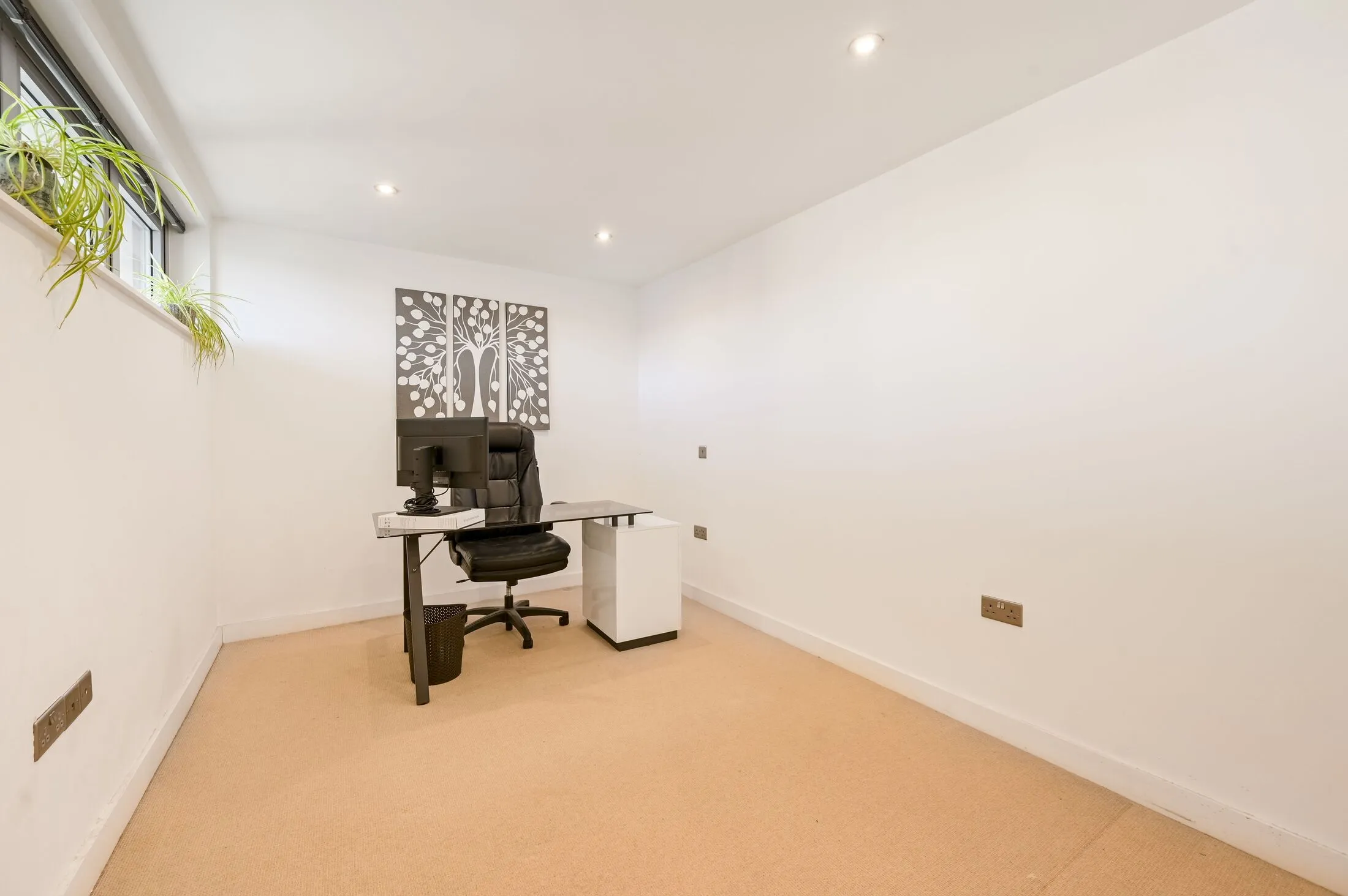 Flat Welmar Mews in Greater London