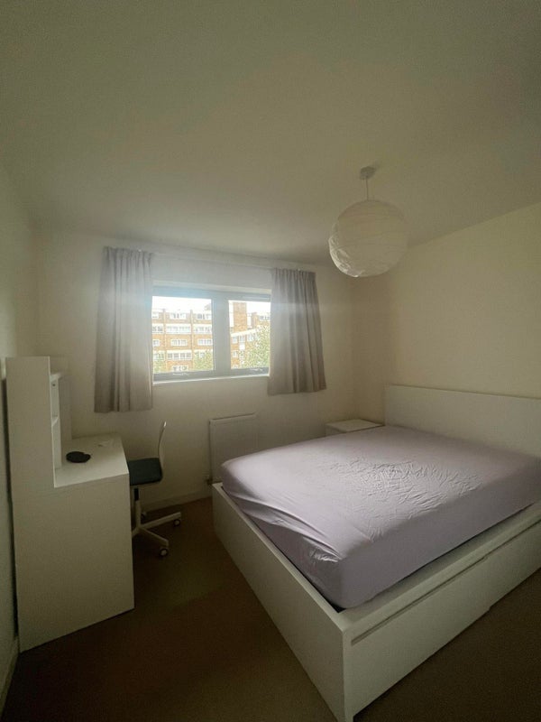 Room Hamlets Way in Greater London
