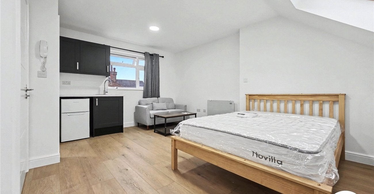 Room St. Albans Road in Dartford