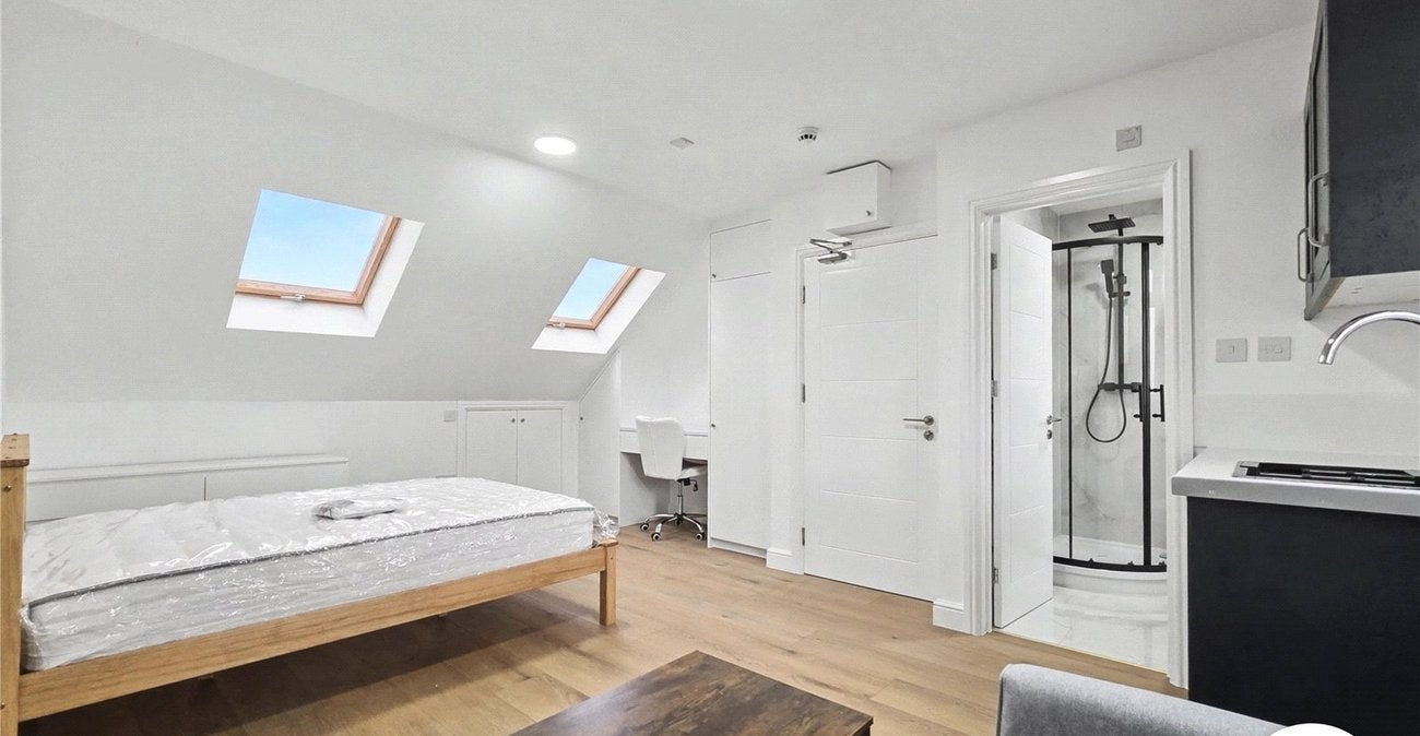 Room St. Albans Road in Dartford