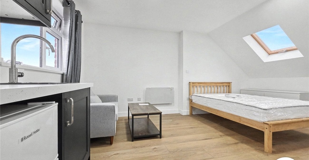 Room St. Albans Road in Dartford