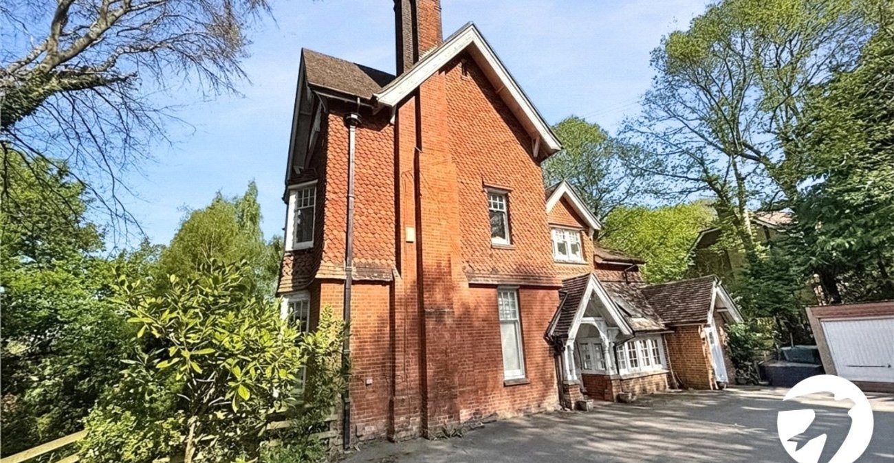 Flat Hitchen Hatch Lane in Sevenoaks