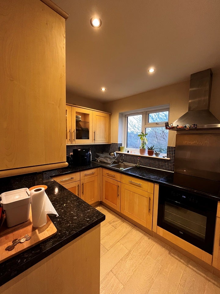Flat Silver Close in Greater London