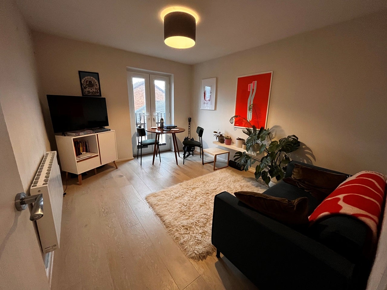 Flat Silver Close in Greater London