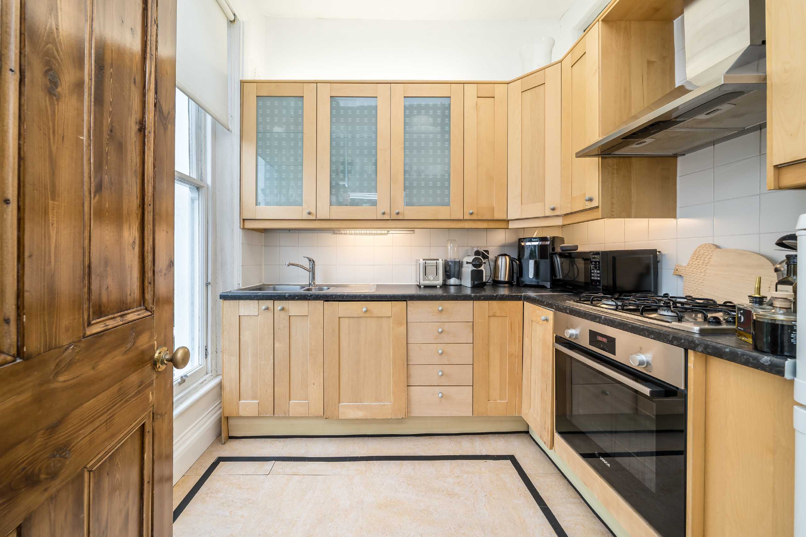 Flat Elgin Crescent in Greater London