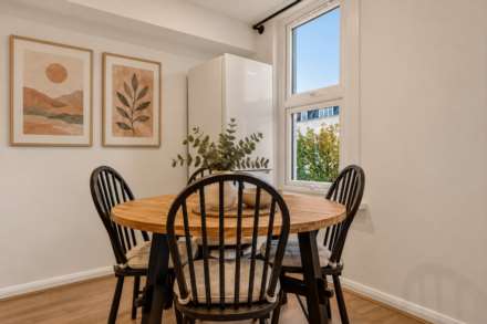 Flat Philbeach Gardens in Greater London