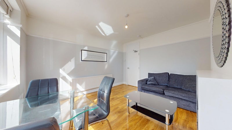 Room Regent Street in Greater London