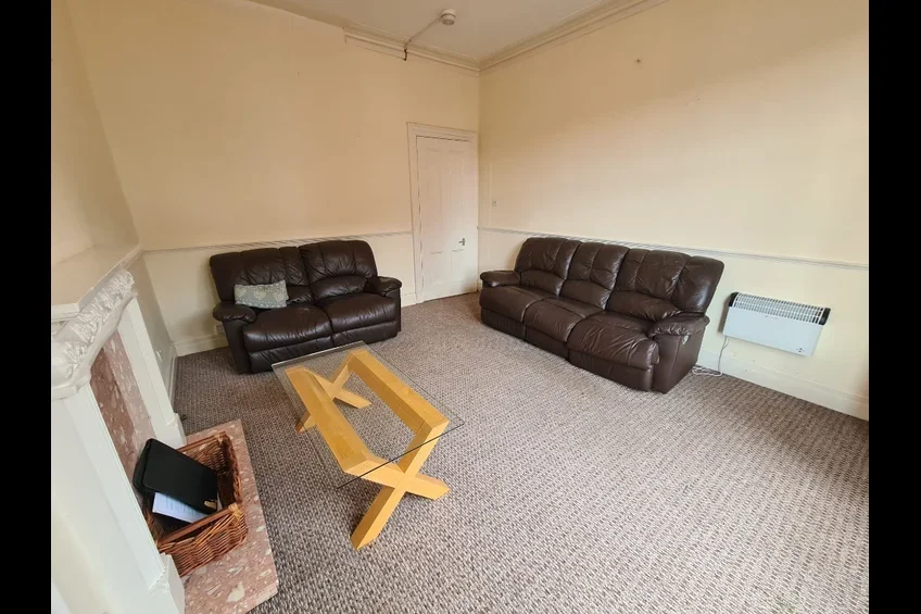 Flat Torrisdale Street in Glasgow