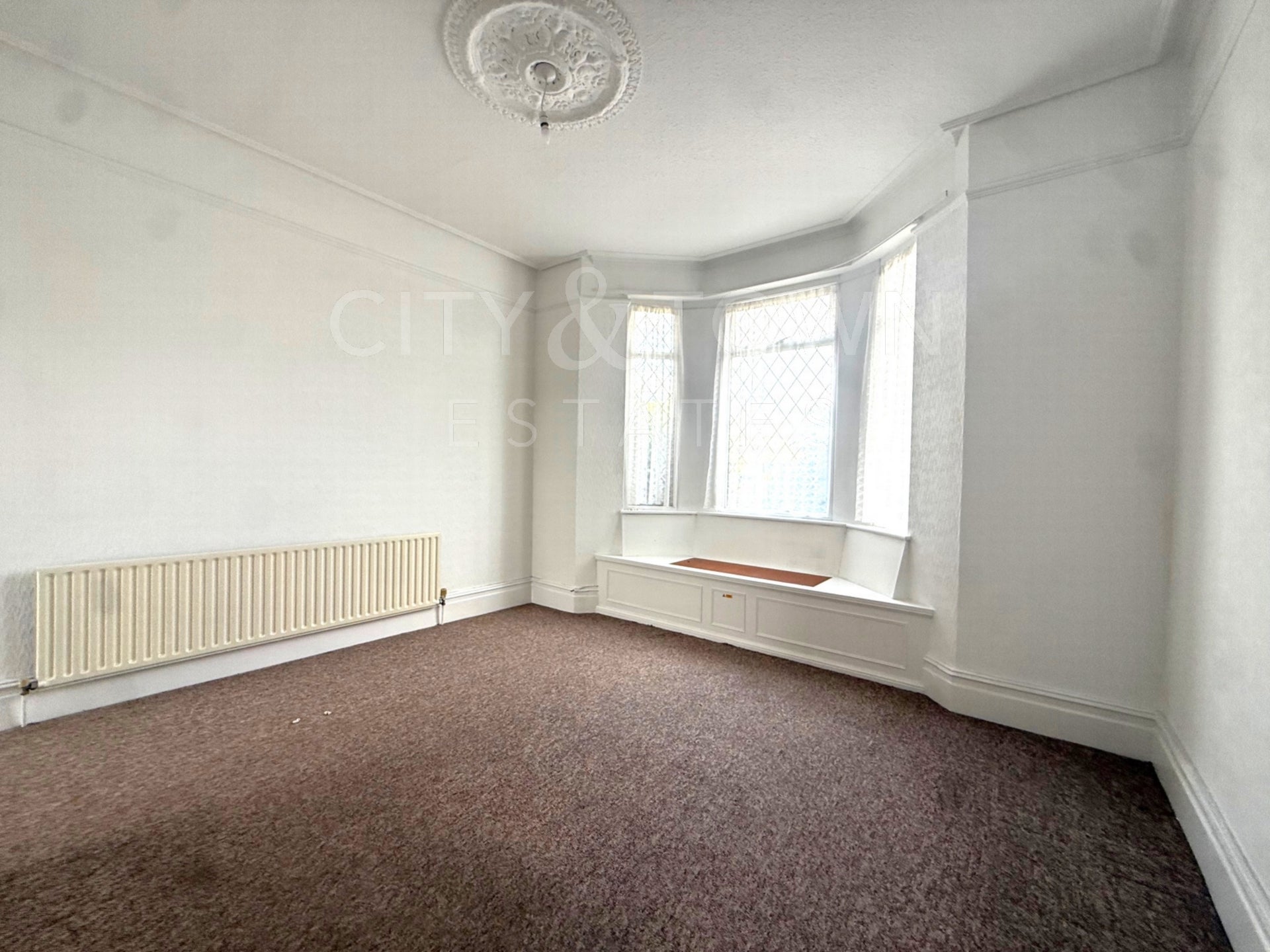 Flat London Road in Swanley