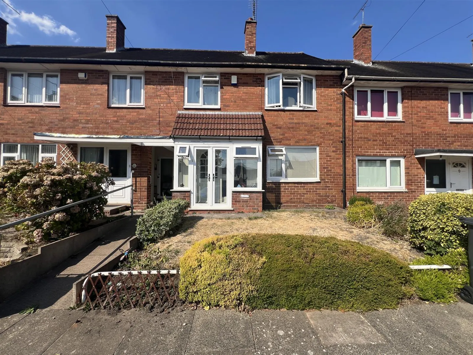House Nutgrove Close in Birmingham