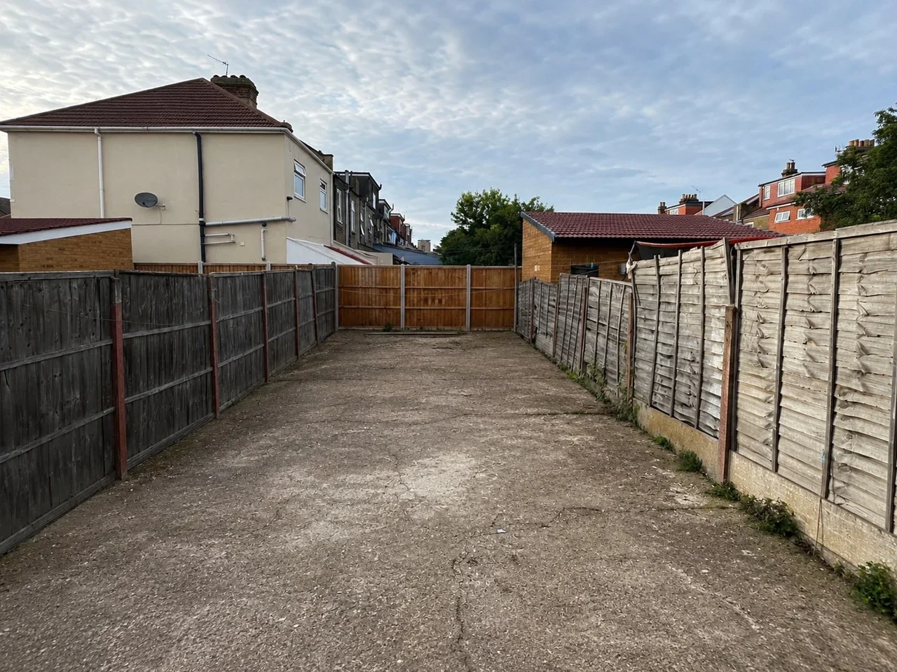Flat Grange Road in Greater London