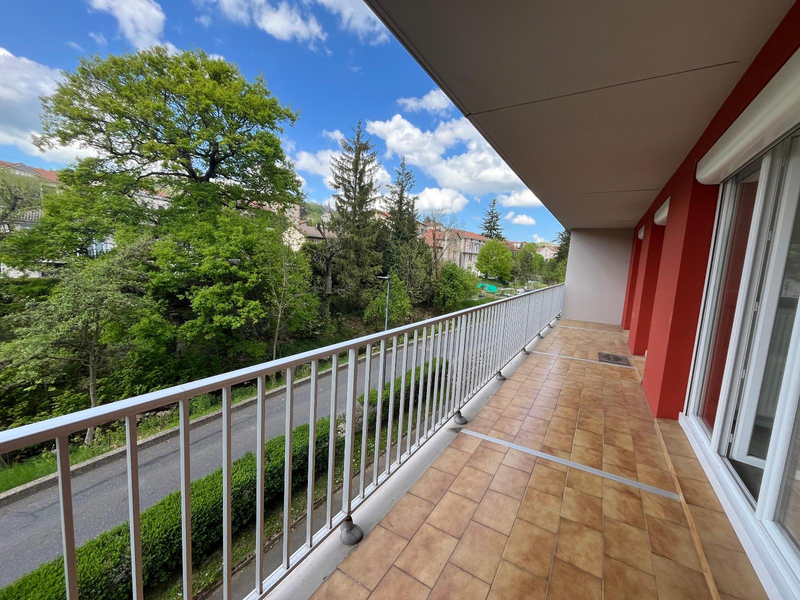 Flat Rue de la Paix in Unieux