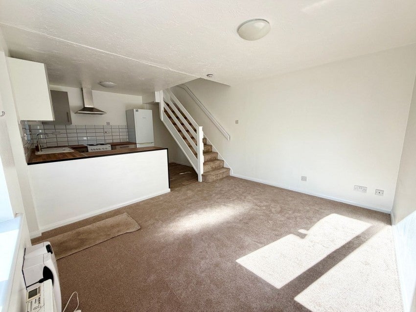 House Meadowbrook Close in Slough