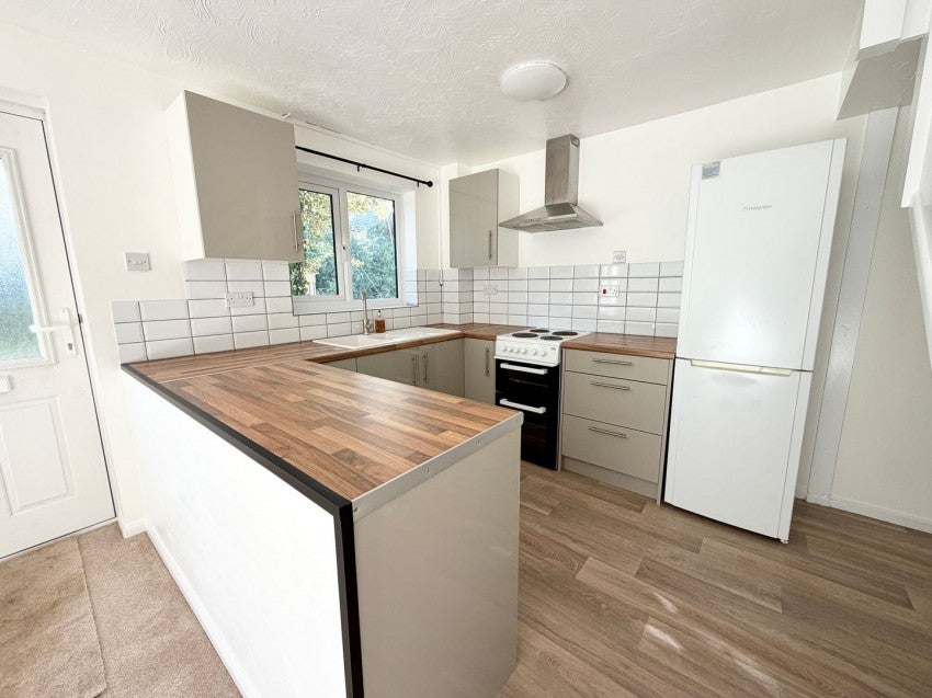 House Meadowbrook Close in Slough
