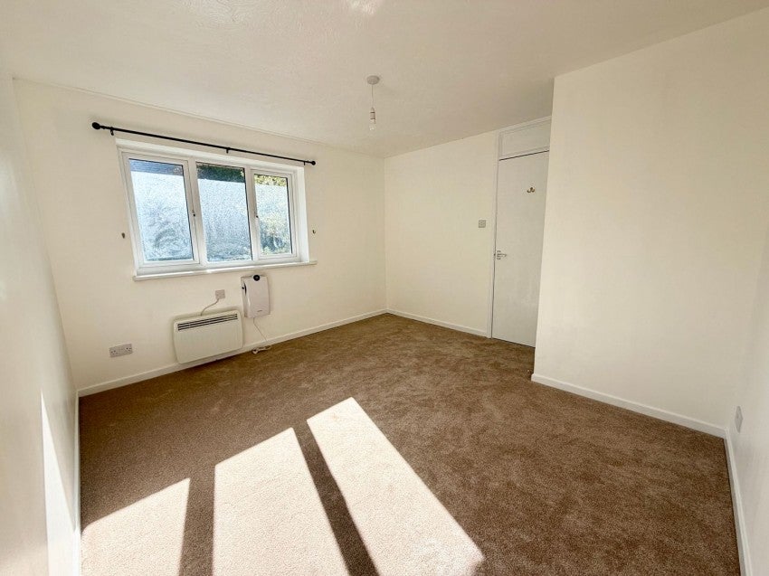 House Meadowbrook Close in Slough