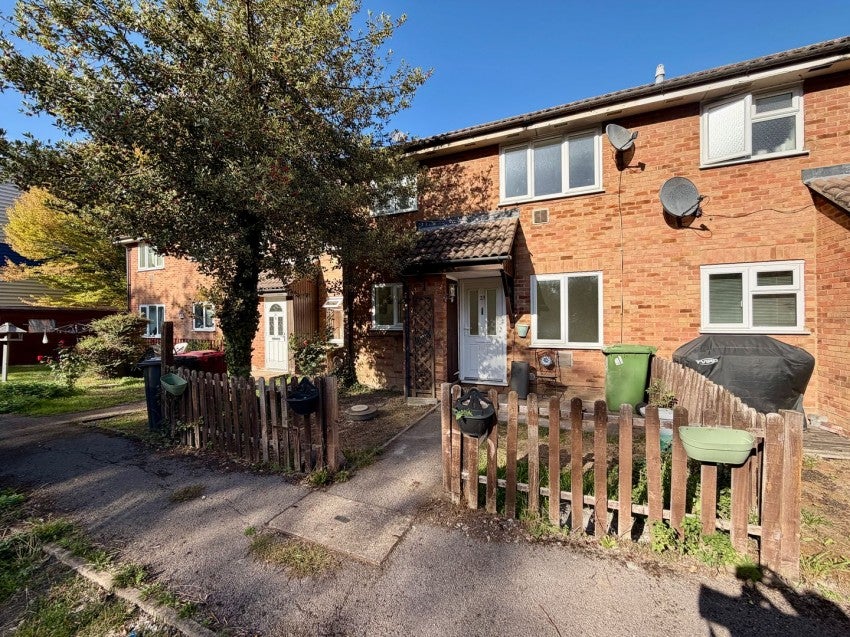 House Meadowbrook Close in Slough
