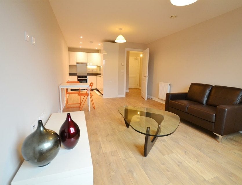 Flat Bentinck Road in Greater London