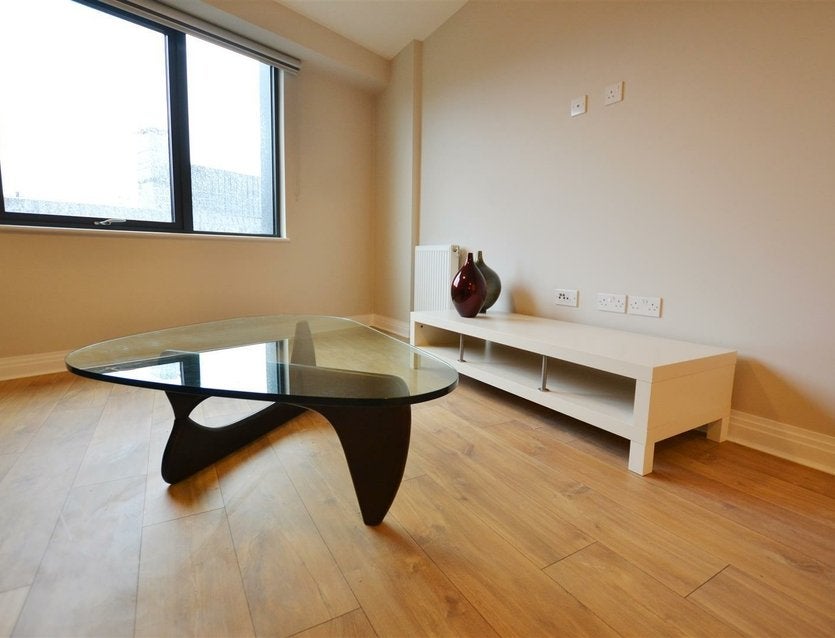 Flat Bentinck Road in Greater London
