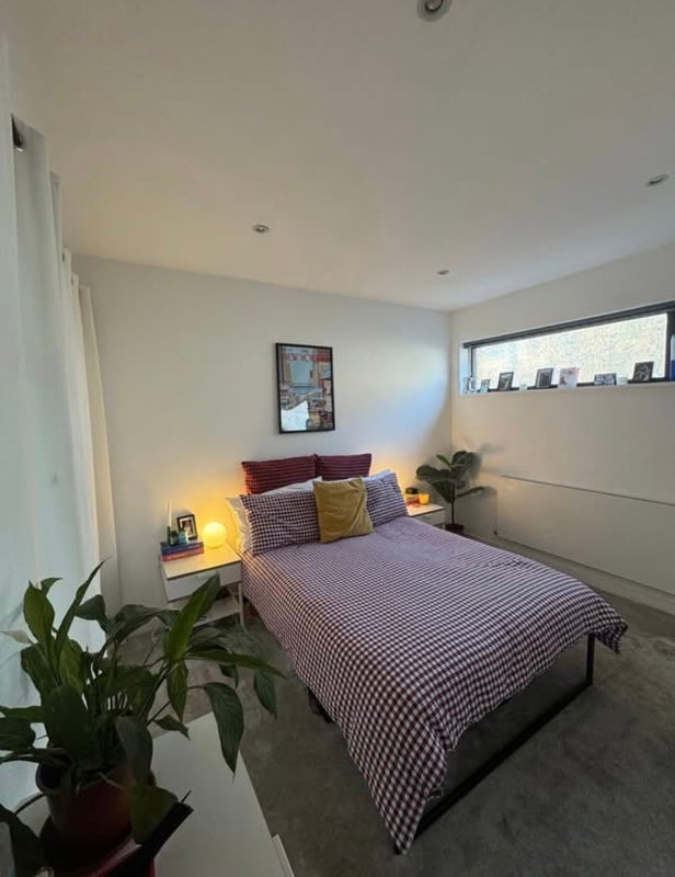 Room Coverton Road in Greater London