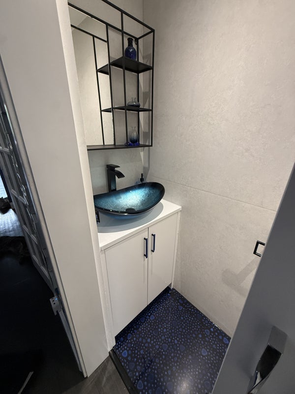 Room Neville Close in Greater London