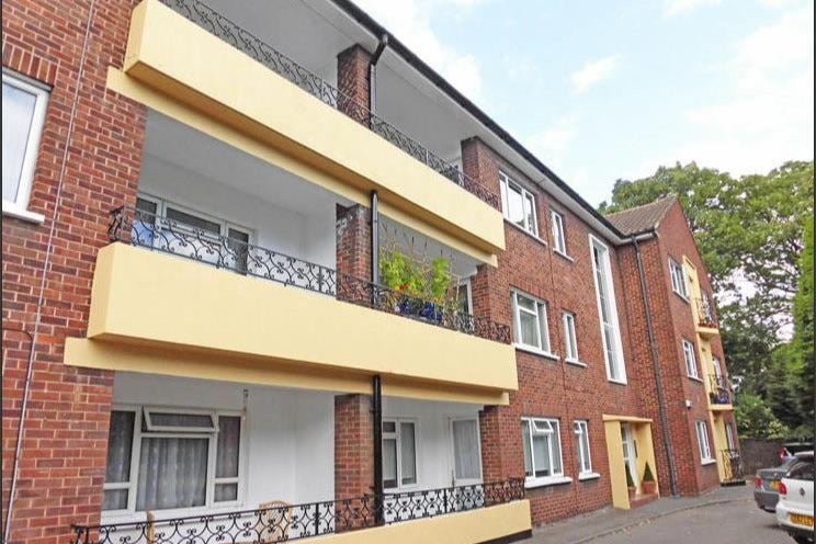 Flat Albany Road in Cardiff