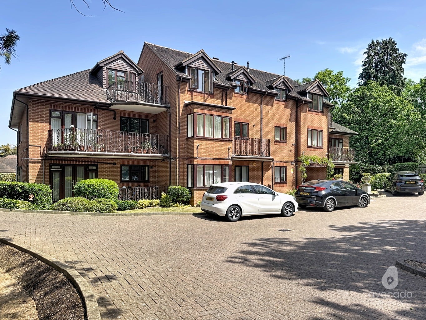 Flat Carew Road in Greater London