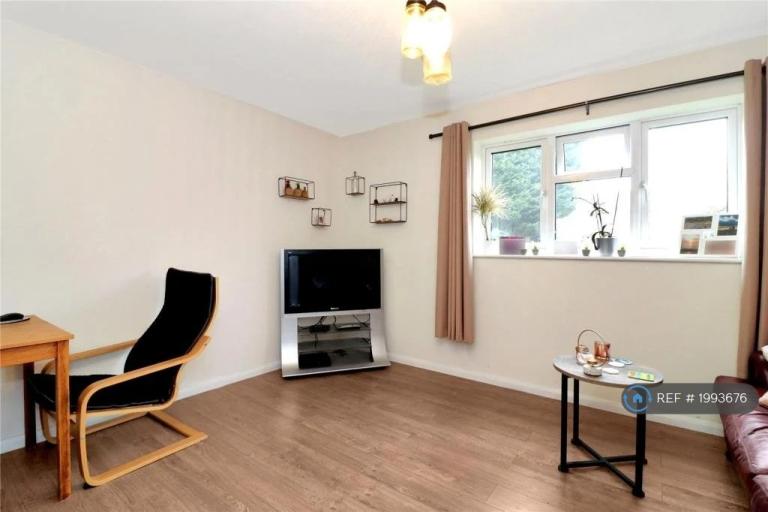 Flat Horseshoe Lane in Watford