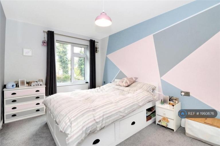 Flat Horseshoe Lane in Watford