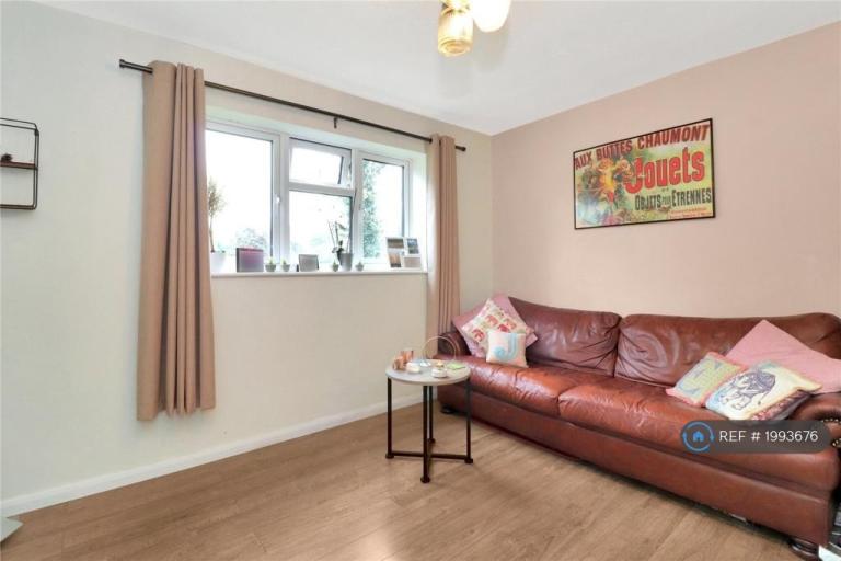 Flat Horseshoe Lane in Watford