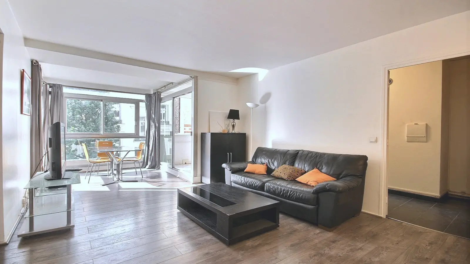 Flat Rue Molitor in Paris