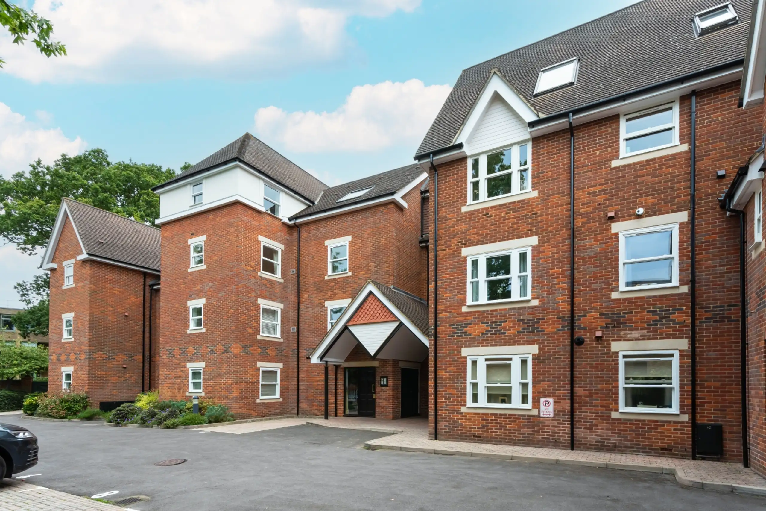 Flat Hernes Crescent in Oxford