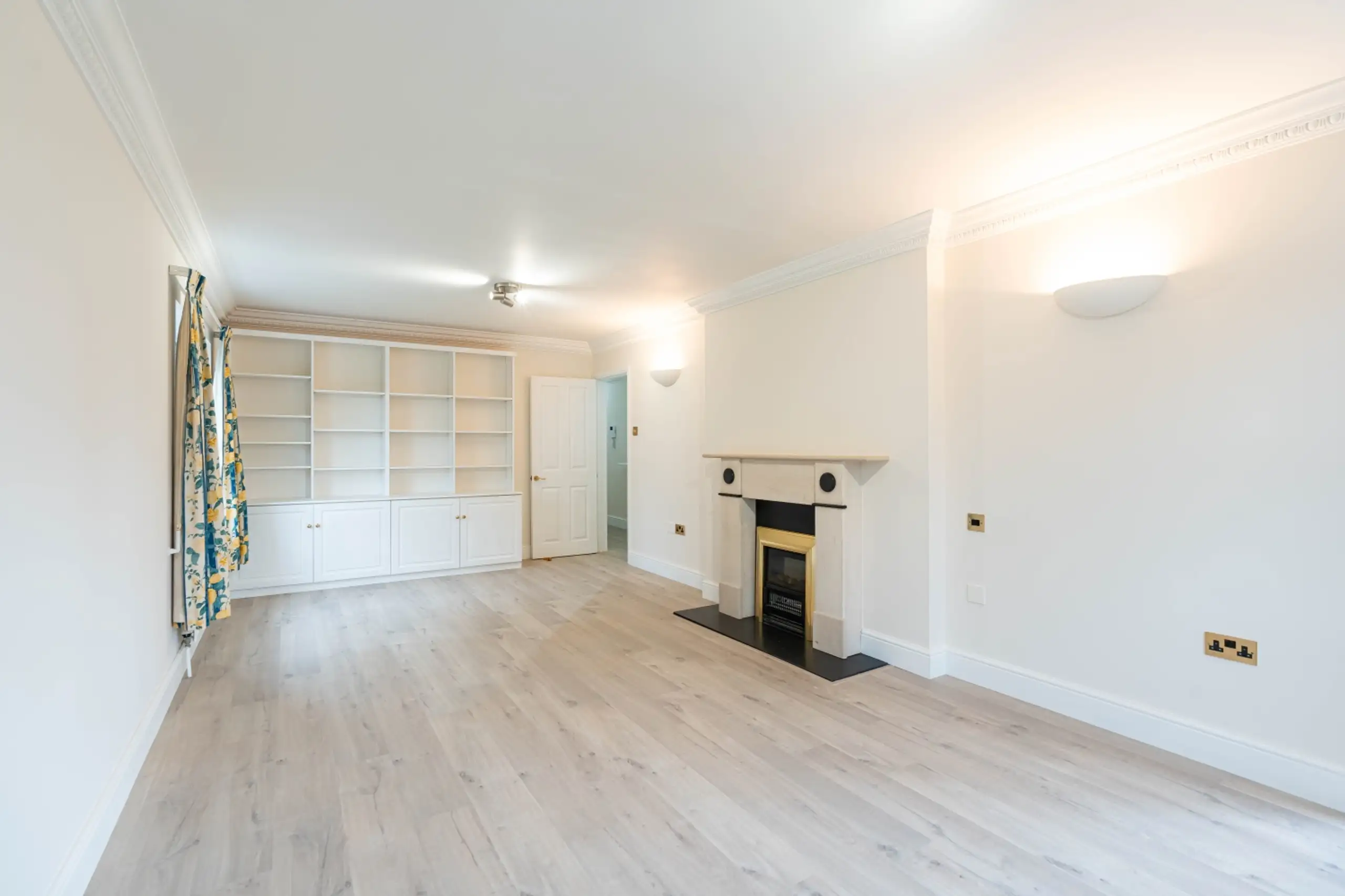 Flat Hernes Crescent in Oxford