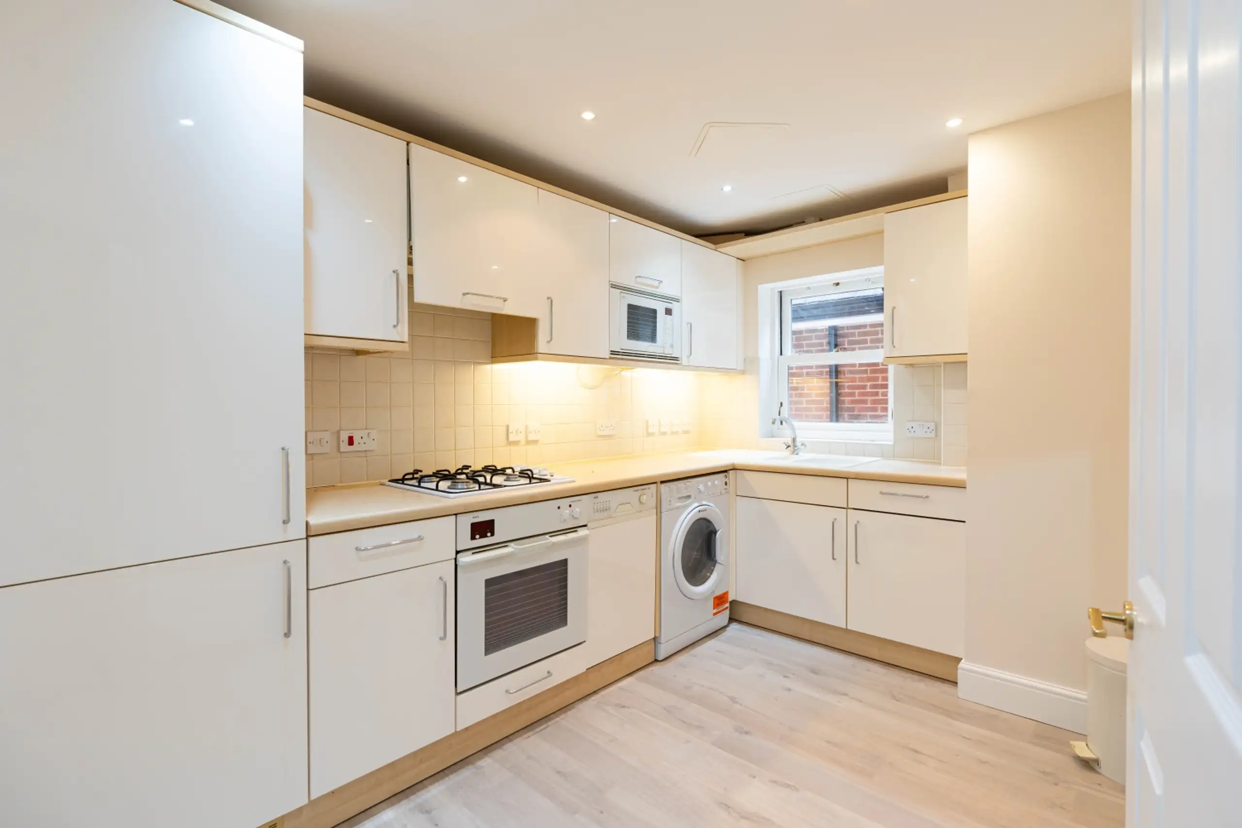 Flat Hernes Crescent in Oxford