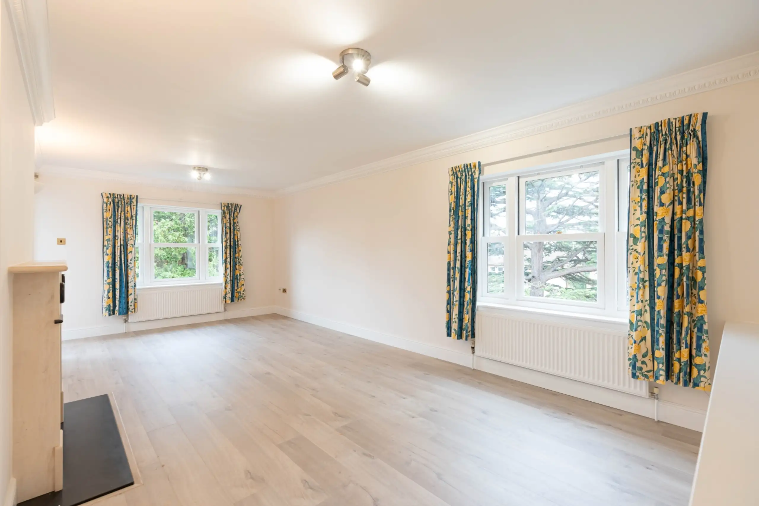 Flat Hernes Crescent in Oxford