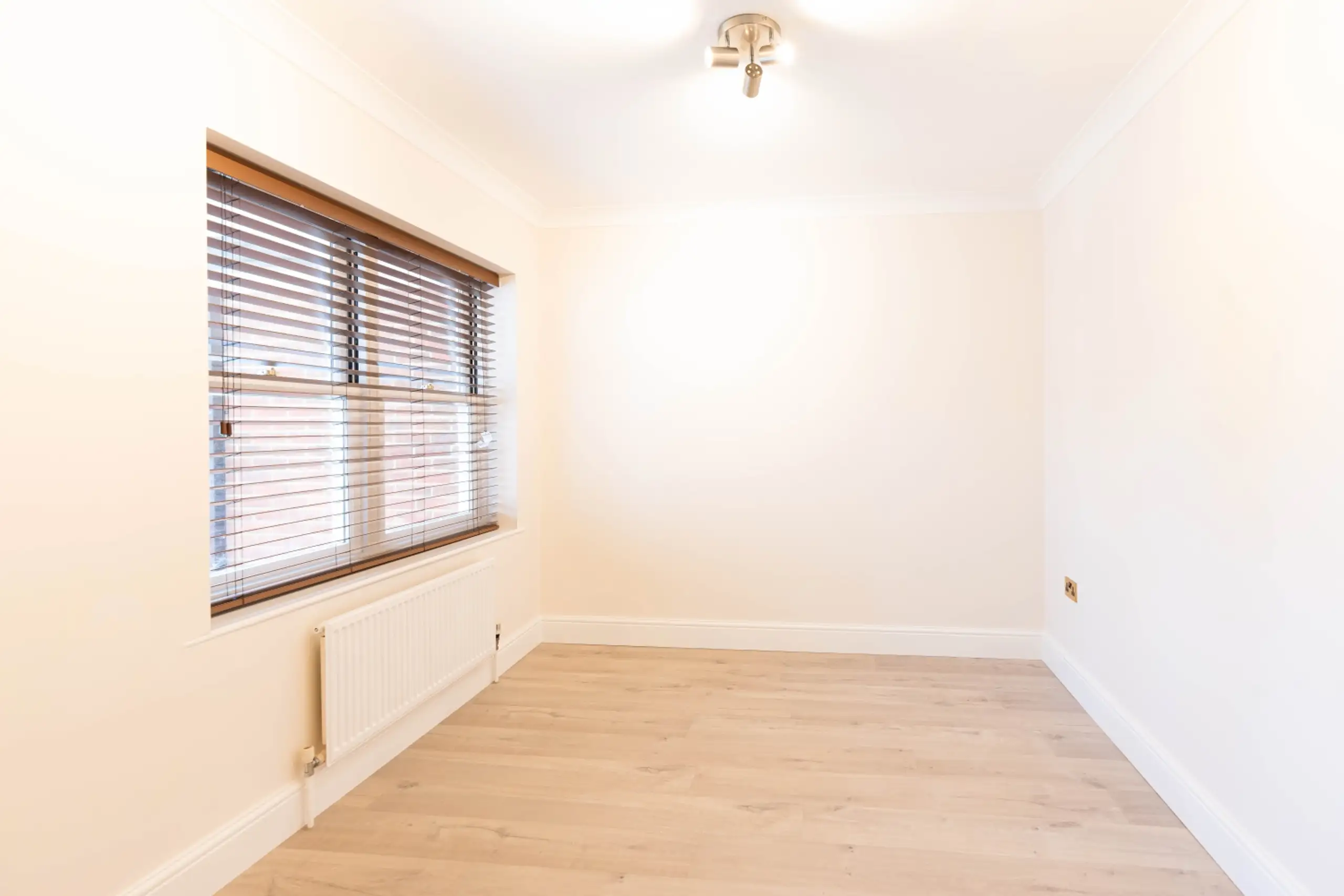 Flat Hernes Crescent in Oxford