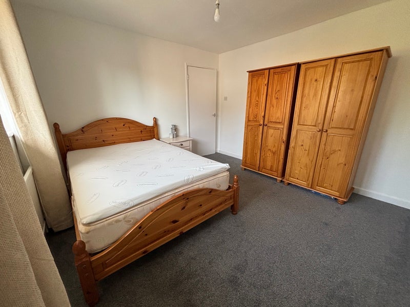Room Dante Close in Salford