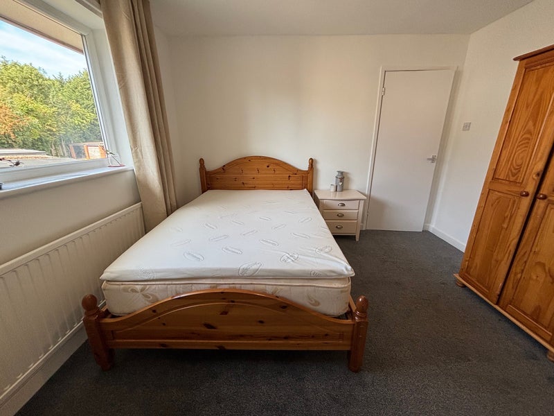 Room Dante Close in Salford