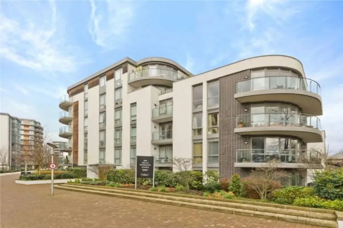 Flat Great West Road in Greater London