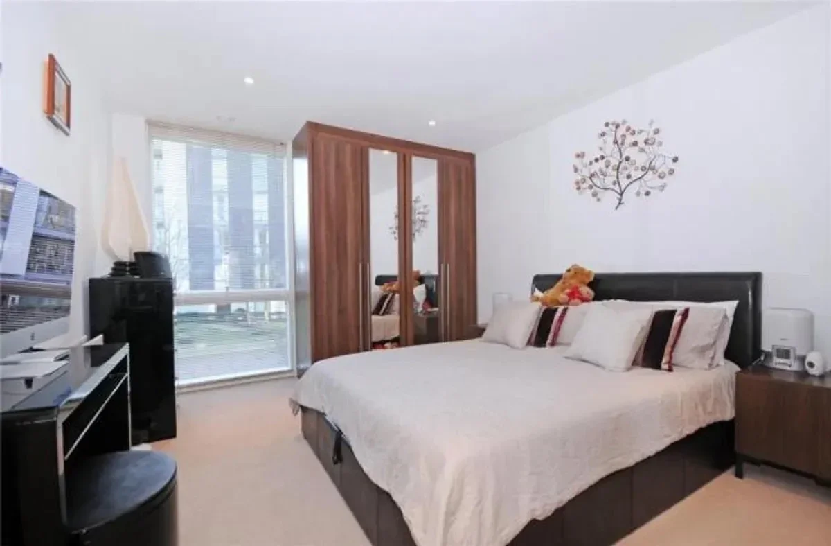 Flat Great West Road in Greater London