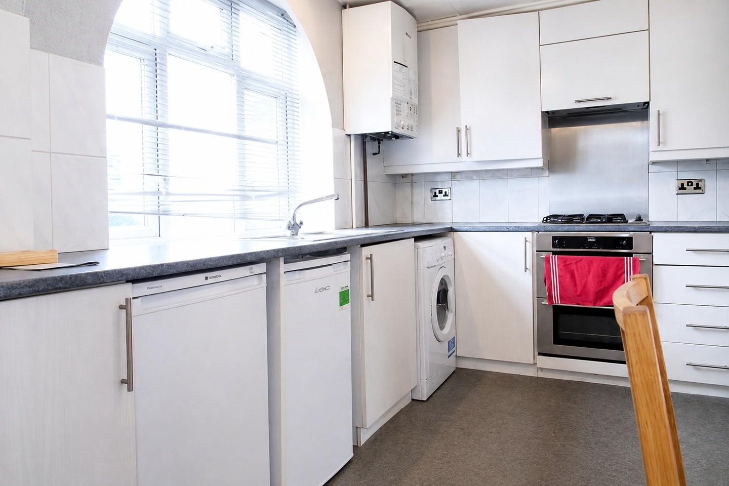 Room Frensham Drive in Greater London