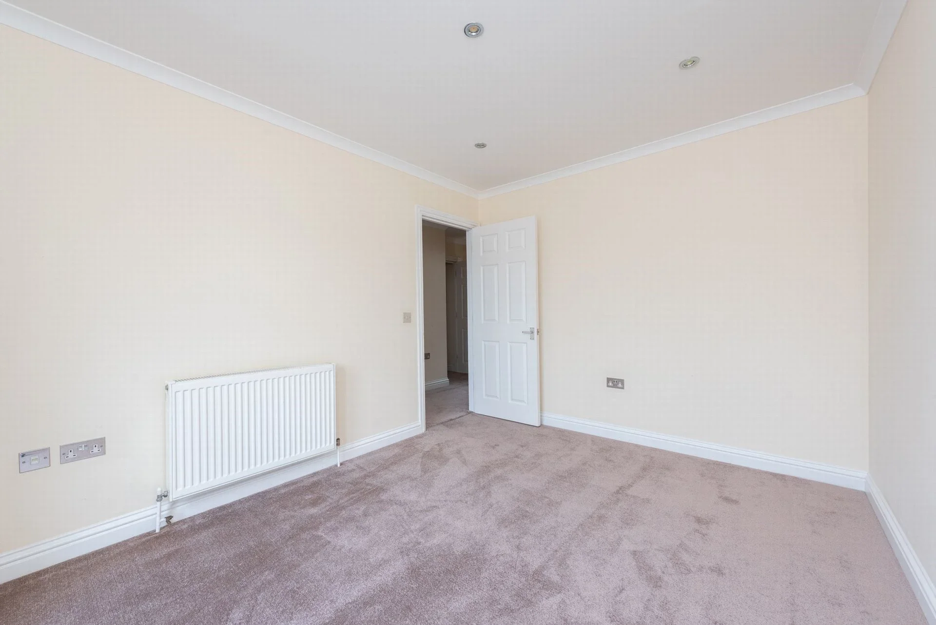 Flat Camp Road in Rushmoor