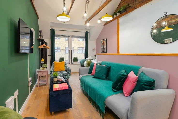 Flat Middlesex Street in City of London