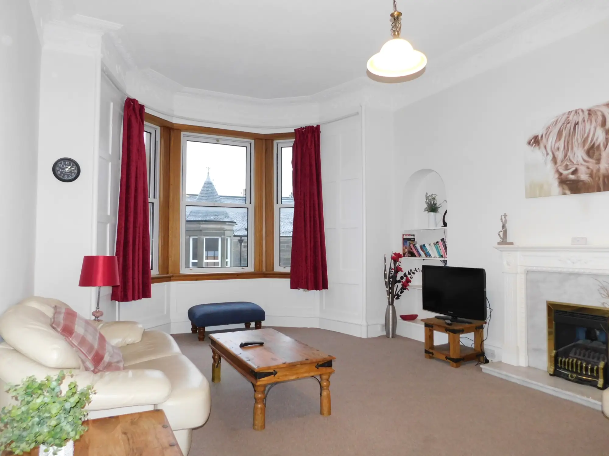 Flat Polwarth Crescent in City of Edinburgh