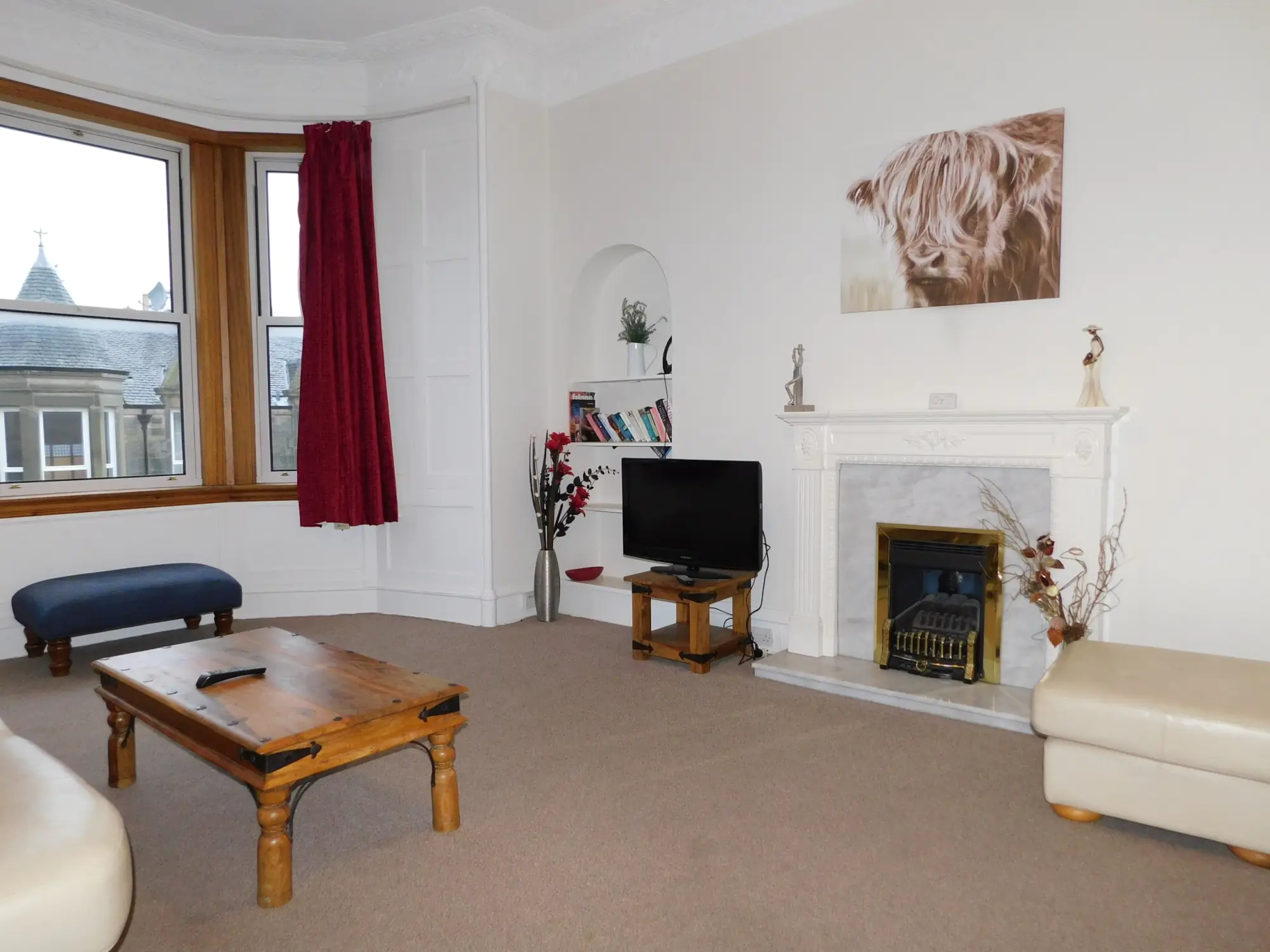 Flat Polwarth Crescent in City of Edinburgh
