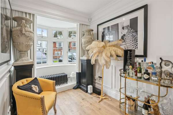 House Hilary Close in Greater London