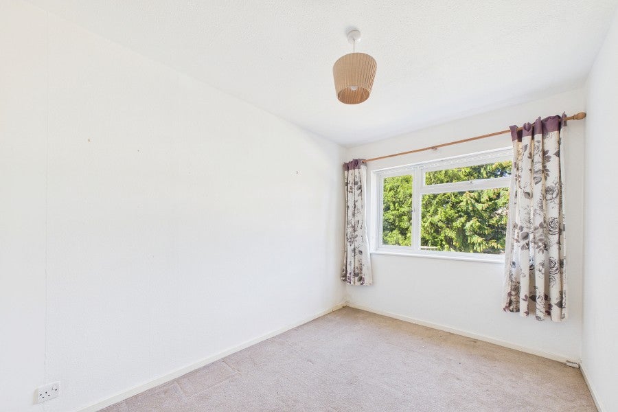 Flat Owlsmoor Road in Sandhurst