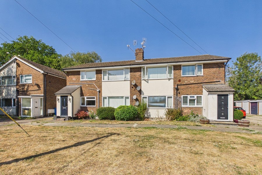 Flat Owlsmoor Road in Sandhurst
